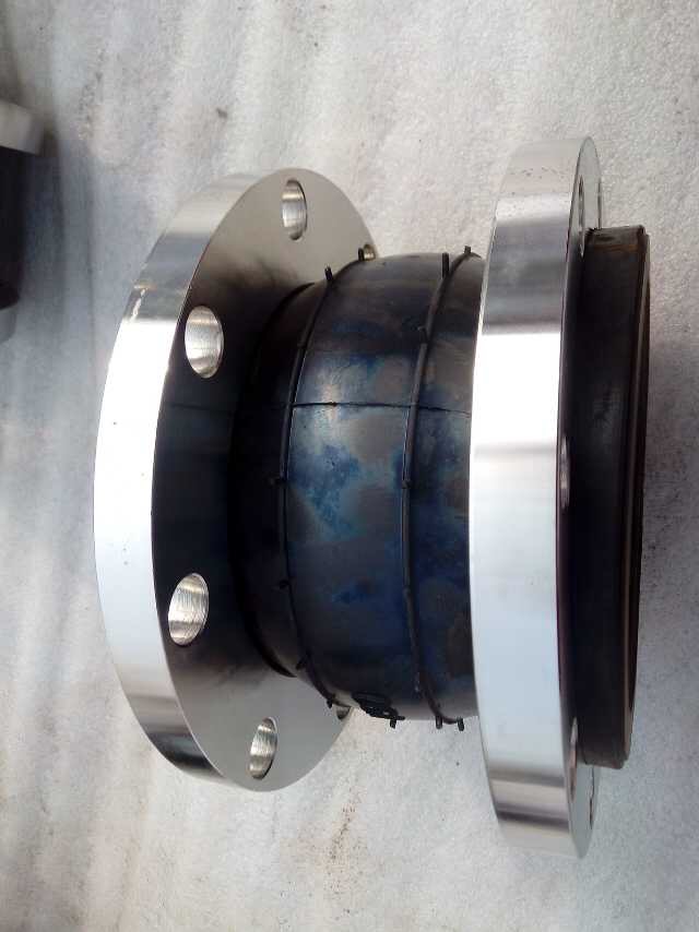 可曲撓橡膠接頭冬季的維護工作